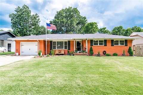 218 W Eliff ST, Siloam Springs, AR 72761