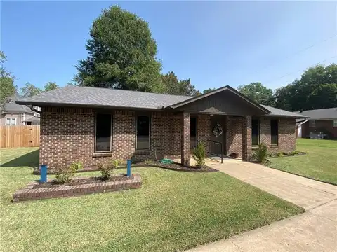 212 Walnut ST, Clarksville, AR 72830