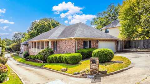 1323 Gleneagles Lane, Little Rock, AR 72211