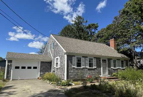 43 Perry Lane, West Dennis, MA 02670