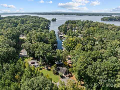 746 Springwood Drive unit: 14&15, Mount Gilead, NC 27306