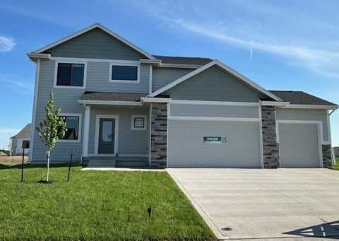 135 NW Ashley Court, Waukee, IA 50263