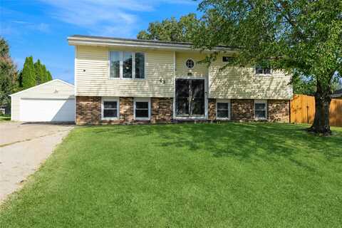 43 Liberty Bell Boulevard, Pleasant Hill, IA 50327