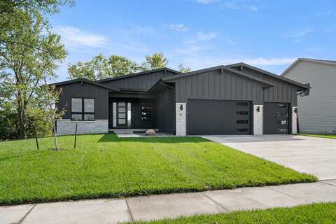70 NW Wilder Court, Waukee, IA 50263