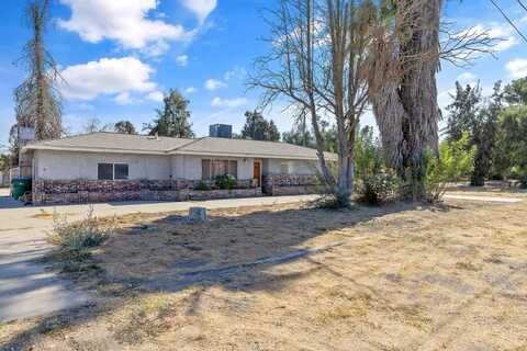 6125 Mount Whitney Avenue E, Laton, CA 93242