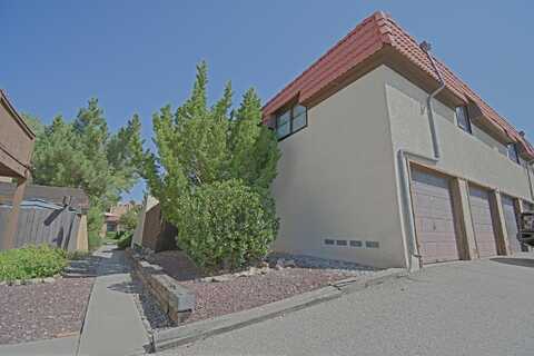 8429 Heights Road NE, Albuquerque, NM 87111