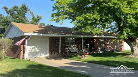 1204 Ridgewood Drive, Garden City, KS 67846