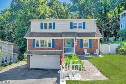 28 Macfarlan Ave, Hawthorne, NJ 07506