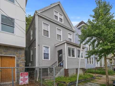 778 S 16th St, Newark, NJ 07103