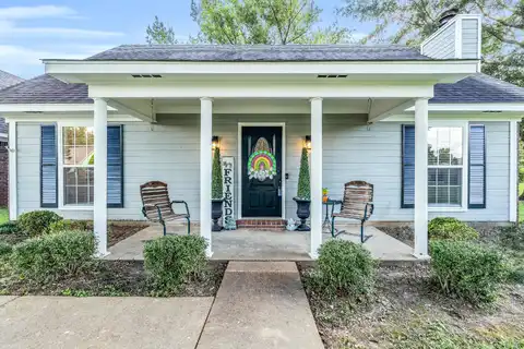 108 Countryside Ln, Columbus, MS 39702