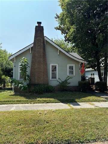 703 W 8th Street, Pittsburg, KS 66762