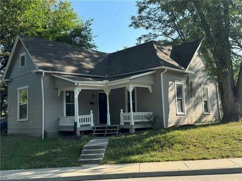 305 Saratoga Avenue, Excelsior Springs, MO 64024