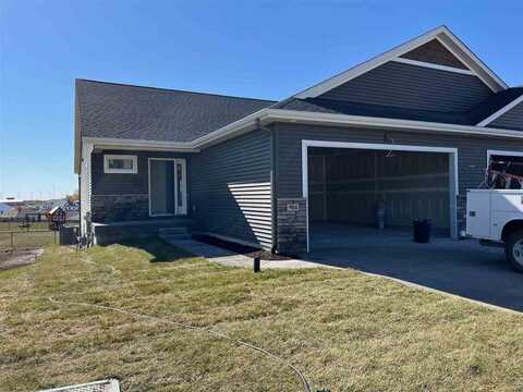 904 Prairie View Dr, WestBranch, IA 52358