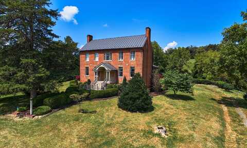 45 Lackey Ln, Natural Bridge, VA 24578