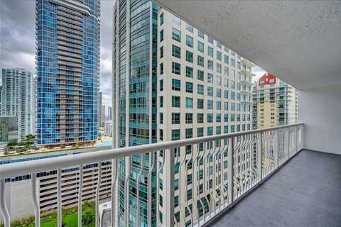 1200 Brickell Bay Dr, Miami, FL 33131