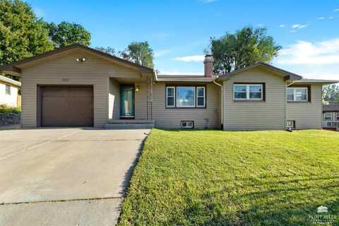 1006 Cottonwood Street, Junction City, KS 66441