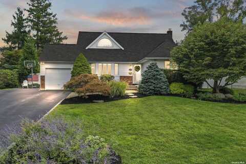 11 Parkview Drive, Commack, NY 11725