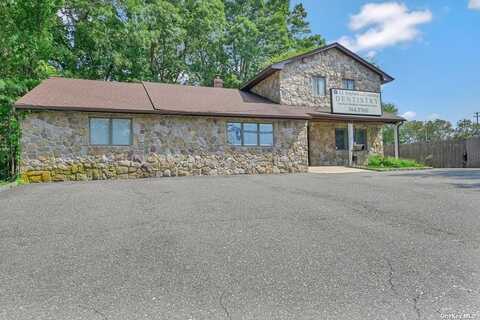 31 Fairway Drive, Rocky Point, NY 11778