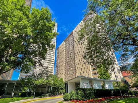 3950 N Lake Shore Drive, Chicago, IL 60613