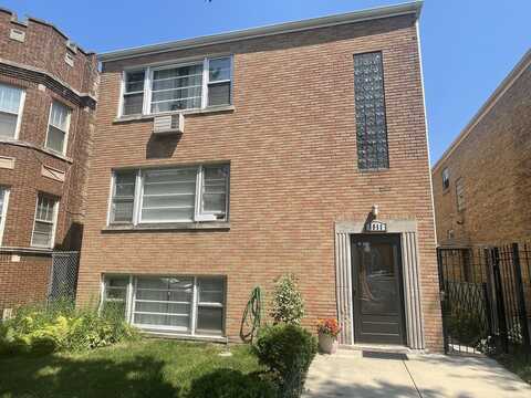 7511 N Claremont Avenue, Chicago, IL 60645