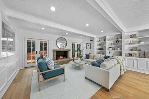 1 Outrider Road, Rolling Hills, CA 90274