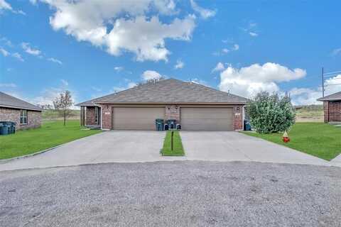 24 Lombardy Place, Clinton, OK 73601