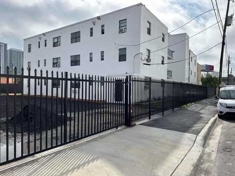 1525 NW 1st Pl, Miami, FL 33136