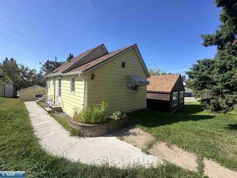 1013 McKinley Ave, Eveleth, MN 55734