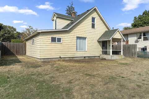 5327 N Crestline St, Spokane, WA 99207