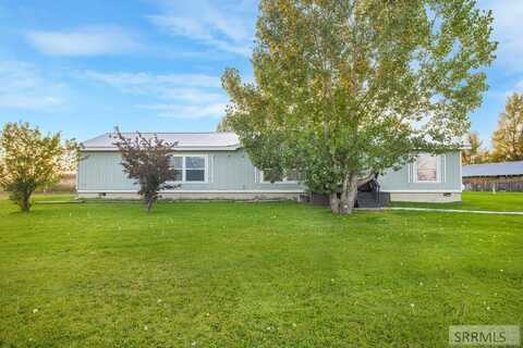 551 2800 E, St Anthony, ID 83445