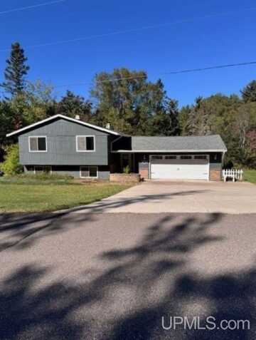 101 Kivela, Negaunee, MI 49866