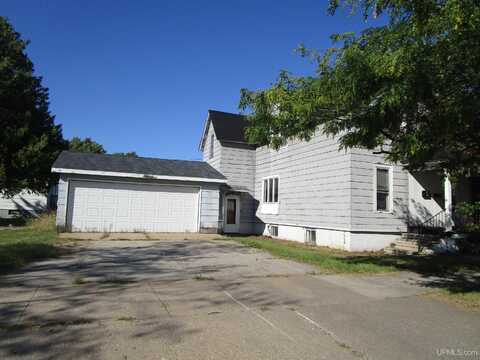 1812 N 1st, Escanaba, MI 49829