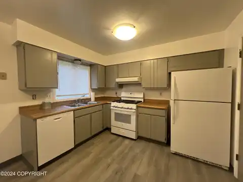 6050 E Gershmel Loop, Wasilla, AK 99654