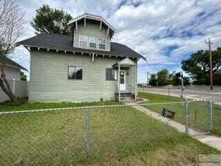 124 Lincoln Ave NW, Sidney, MT 59270