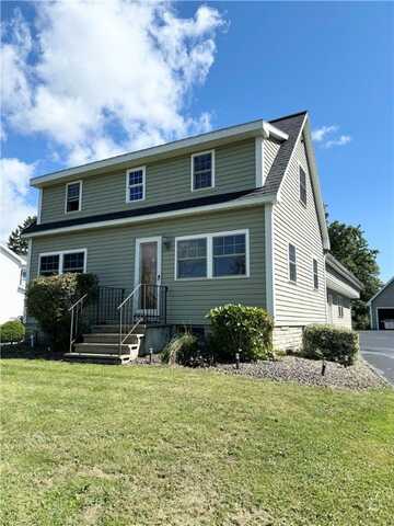 7242 State Street Road, Throop, NY 13021