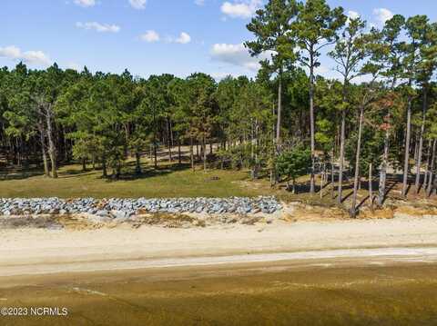 4 Sandy Bay Drive E, Oriental, NC 28571