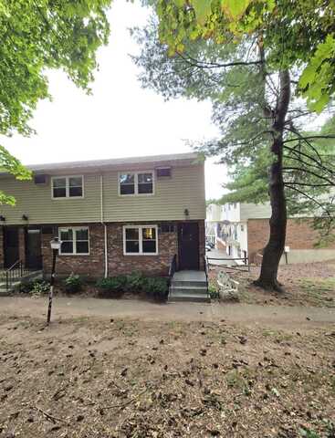 109 Blackstone Village, Meriden, CT 06450