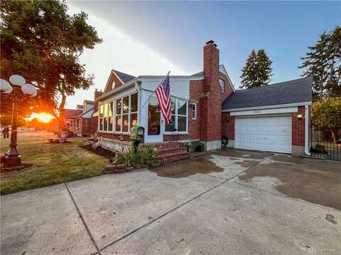 541 E Stroop Road, Kettering, OH 45429