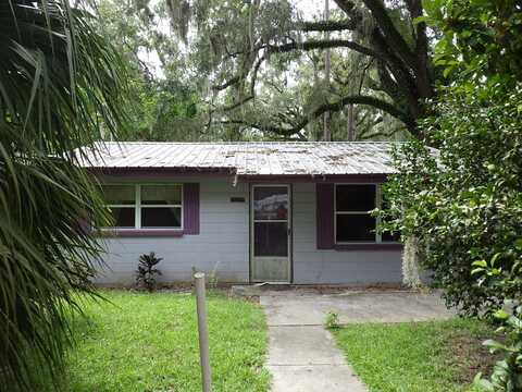 728 4th Ave, Trenton, FL 32693