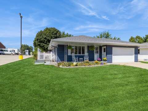 405 S P Street, Indianola, IA 50125