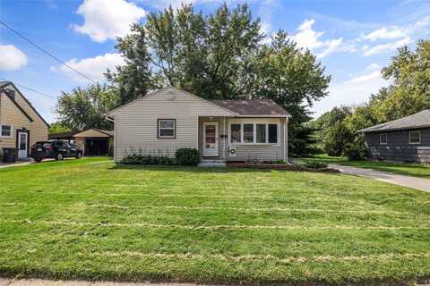 2725 Thompson Avenue, Des Moines, IA 50317