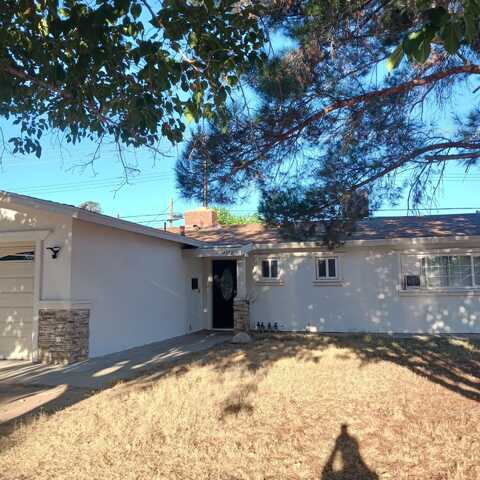 43721 Heaton Avenue, Lancaster, CA 93534