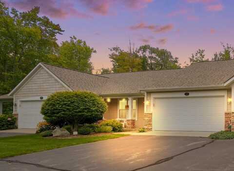 173 Woodslee Court, Norton Shores, MI 49444