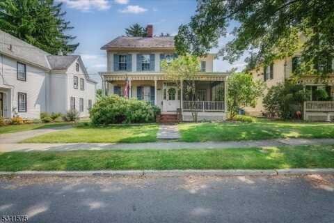 15 Maple Ave, Newton, NJ 07860