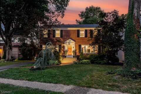 54 Highland Ave, Maplewood, NJ 07040