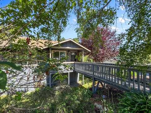 4101 Hillside Court, Eureka, CA 95503