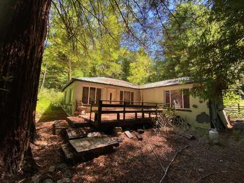 548 Forest Drive, Redway, CA 95560