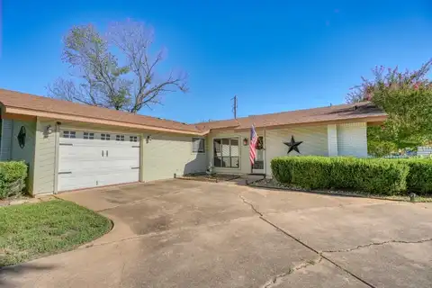 202 Firestone Drive, Meadowlakes, TX 78654