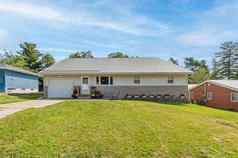 520 S Avenue E, Washington, IA 52353