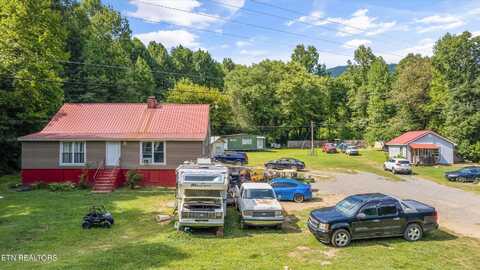 6052 Happy Valley Rd, Tallassee, TN 37878